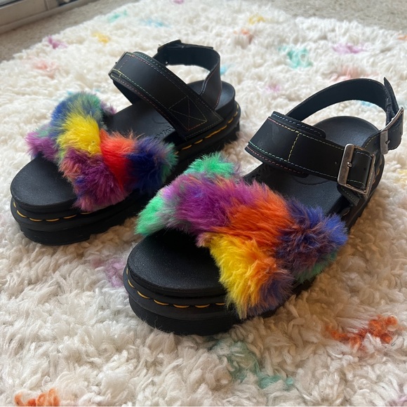 Dr. Martens Voss II Rainbow Fluffy Platform Sandals Size 8 Womens - Picture 2 of 11